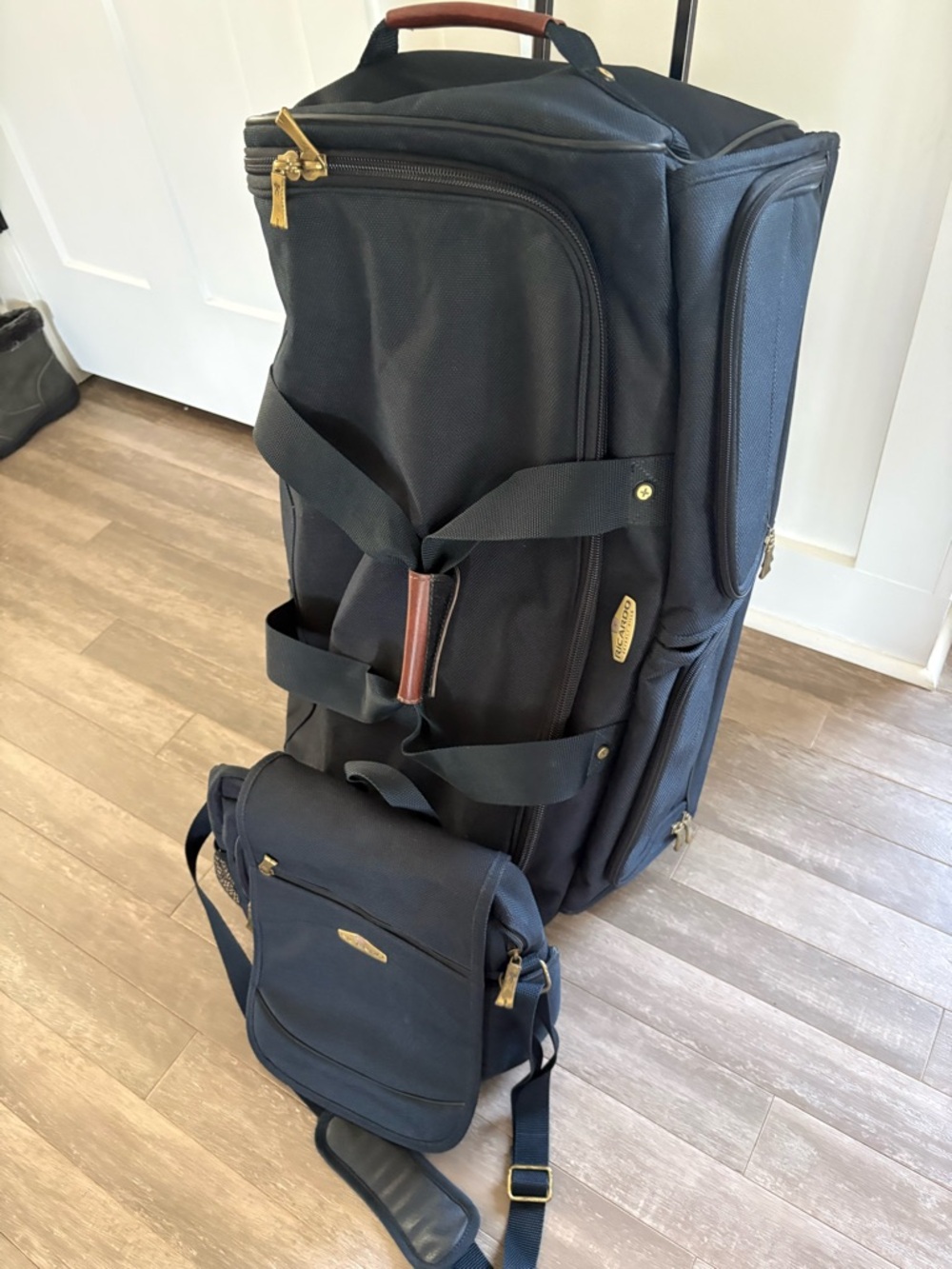 Ricardo Beverly Hills Rolling Duffel Luggage Set Black Nylon - Picture 7 of 12
